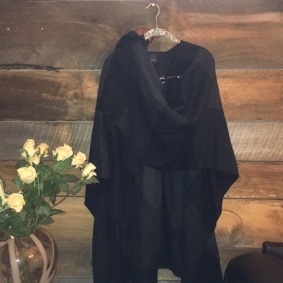 Wrap/poncho - Picture 2 of 4